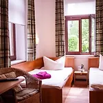 An Der Pillnitzer Schlossfaehre Casa de hóspedes