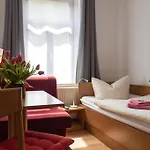 An Der Pillnitzer Schlossfaehre Drezno