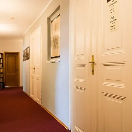 An Der Pillnitzer Schlossfähre Dresden