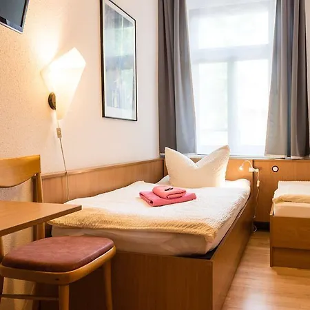An Der Pillnitzer Schlossfaehre Guest house 3*