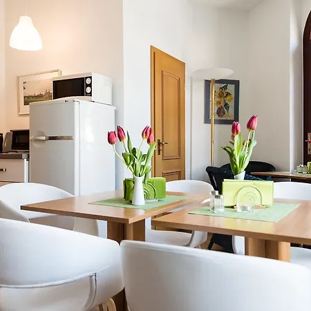 An Der Pillnitzer Schlossfähre