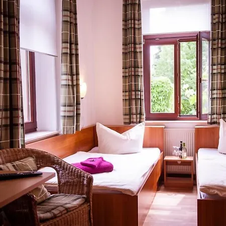 An Der Pillnitzer Schlossfaehre Pensjonat