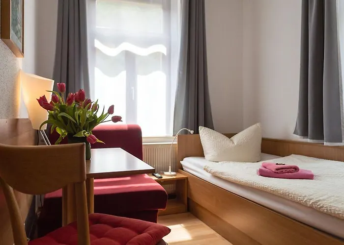 An Der Pillnitzer Schlossfaehre